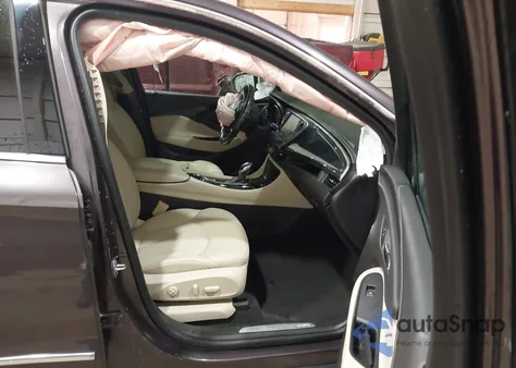 2018 Buick Envision Preferred z USA, uszkodzony, nr VIN LRBFXBSA4JD007209